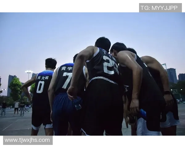 武汉篮球队在世锦赛中的团队协作表现分析与启示